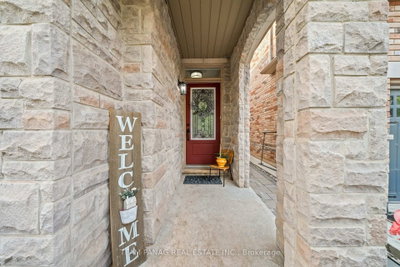 32 Impulse Circle • Brampton, ON photo 6