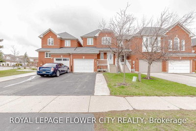 72 Sahara Brampton,ON L6R 1P4 — Photo 1