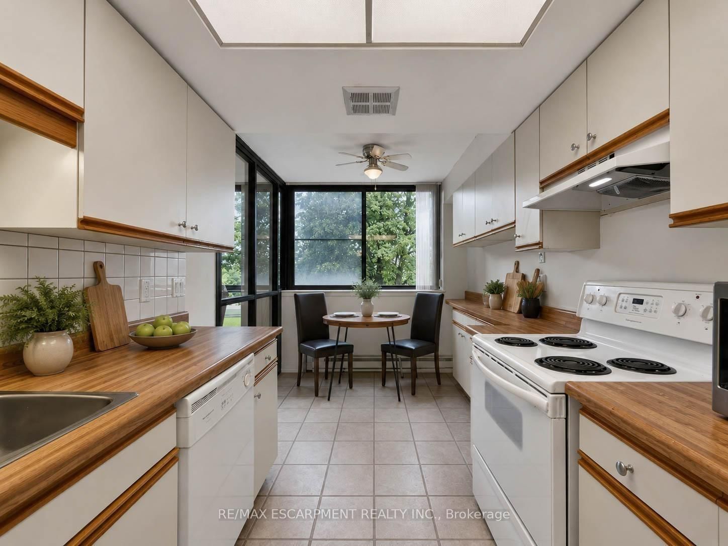 1230 Marlborough Court • #202 • Oakville, ON photo 13