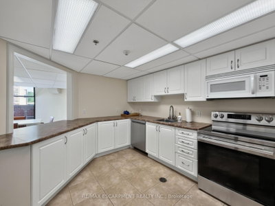 1230 Marlborough Court • #202 • Oakville, ON photo 7
