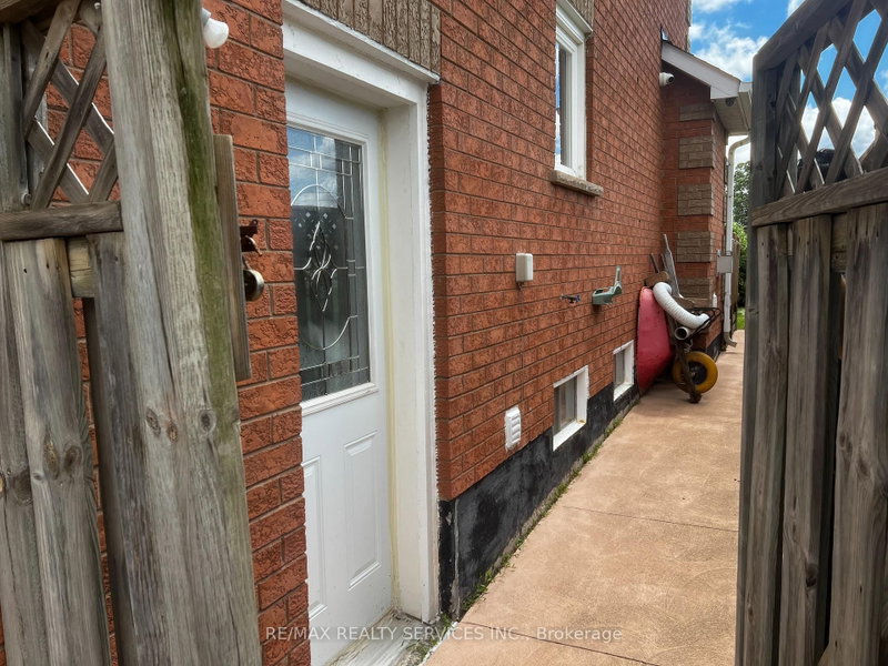 59 Stanwell Brampton,ON L6Z 3Y8 — Photo 12