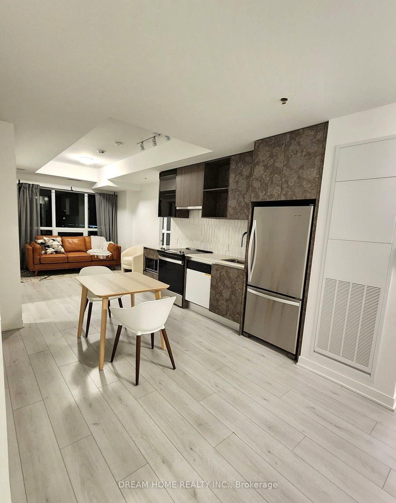 804 - 405 Dundas Street W
