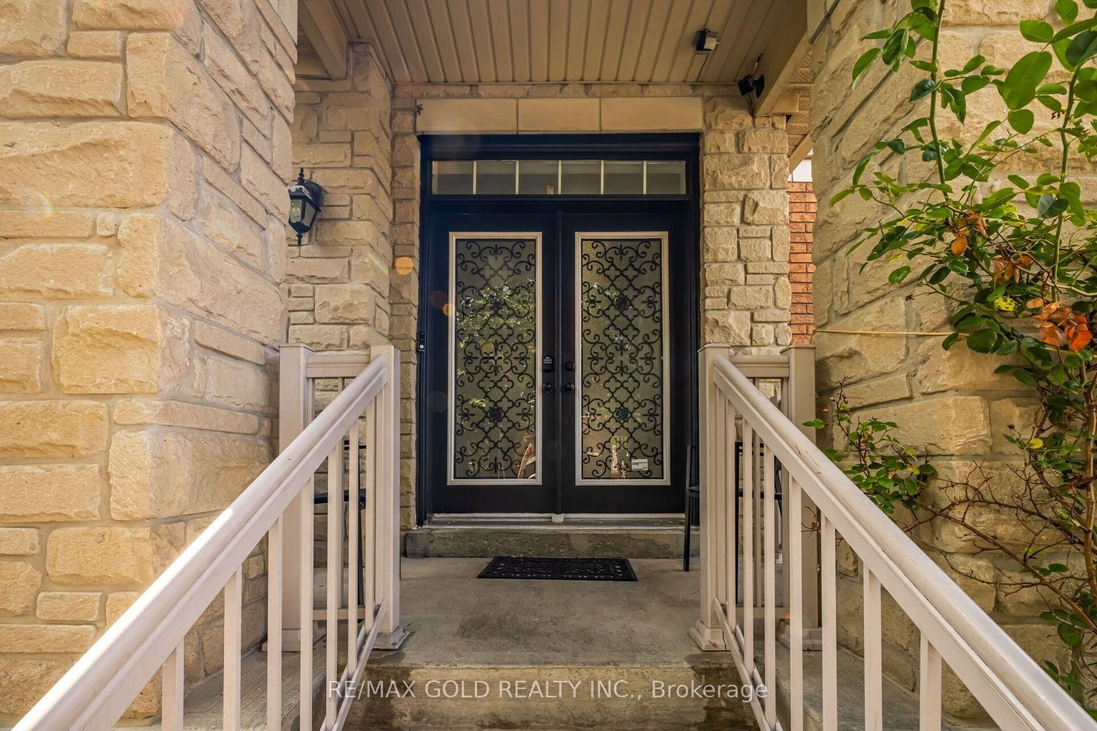 50 Northface Crescent • Brampton, ON photo 3