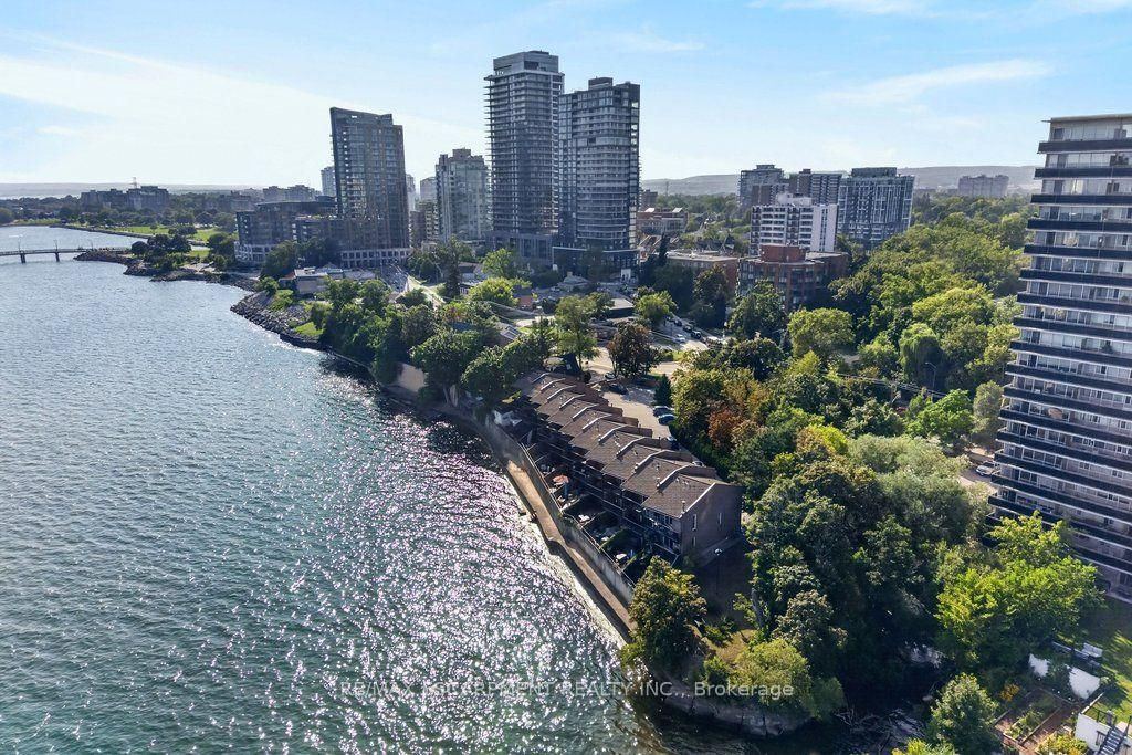 2136 Old Lakeshore Road • #8 • Burlington, ON photo 39