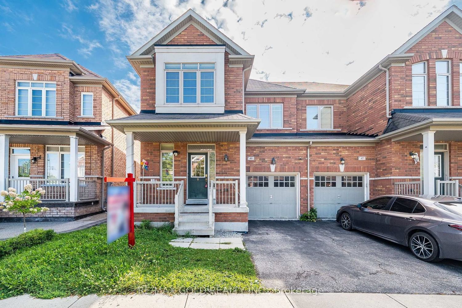 49 Baby Pointe Trail • Brampton, ON photo 3