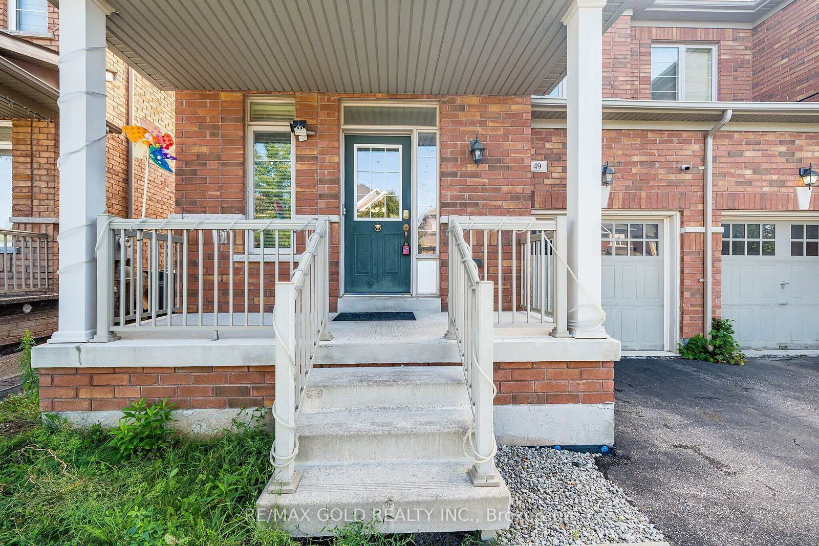 49 Baby Pointe Trail • Brampton, ON photo 4