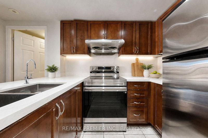 2046 - 3033 Finch Avenue W