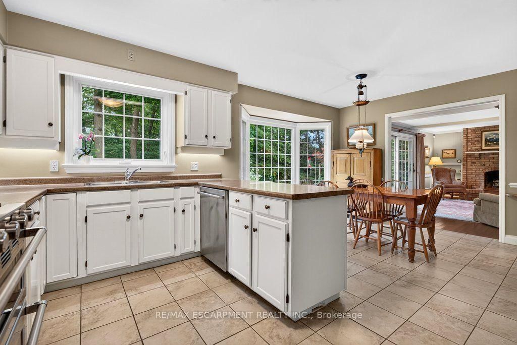 1975 Sterling Place • Burlington, ON photo 14
