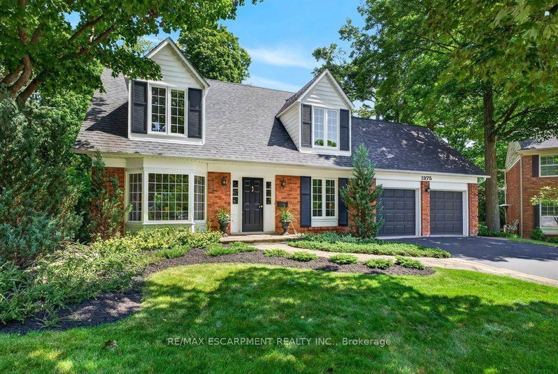 1975 Sterling Place