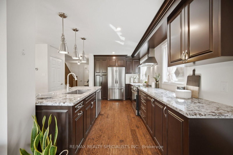 1106 Highgate Pl photo 5