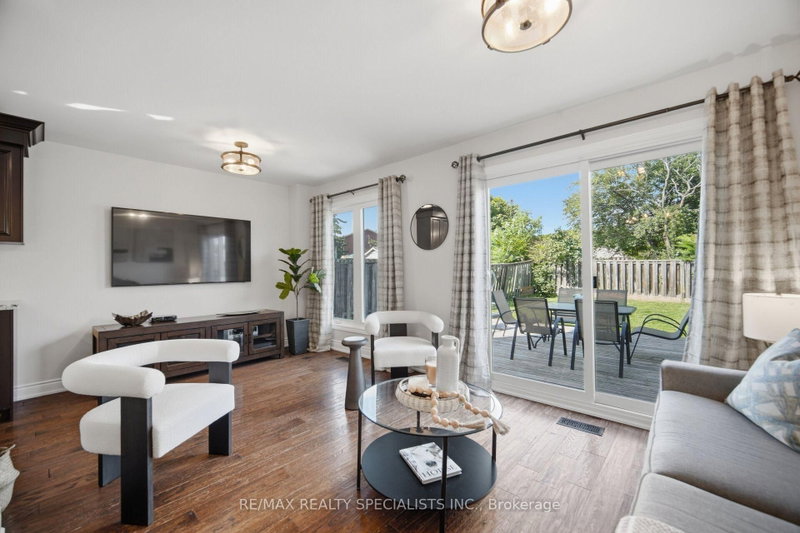 1106 Highgate Mississauga,ON L4W 3H4 — Photo 8