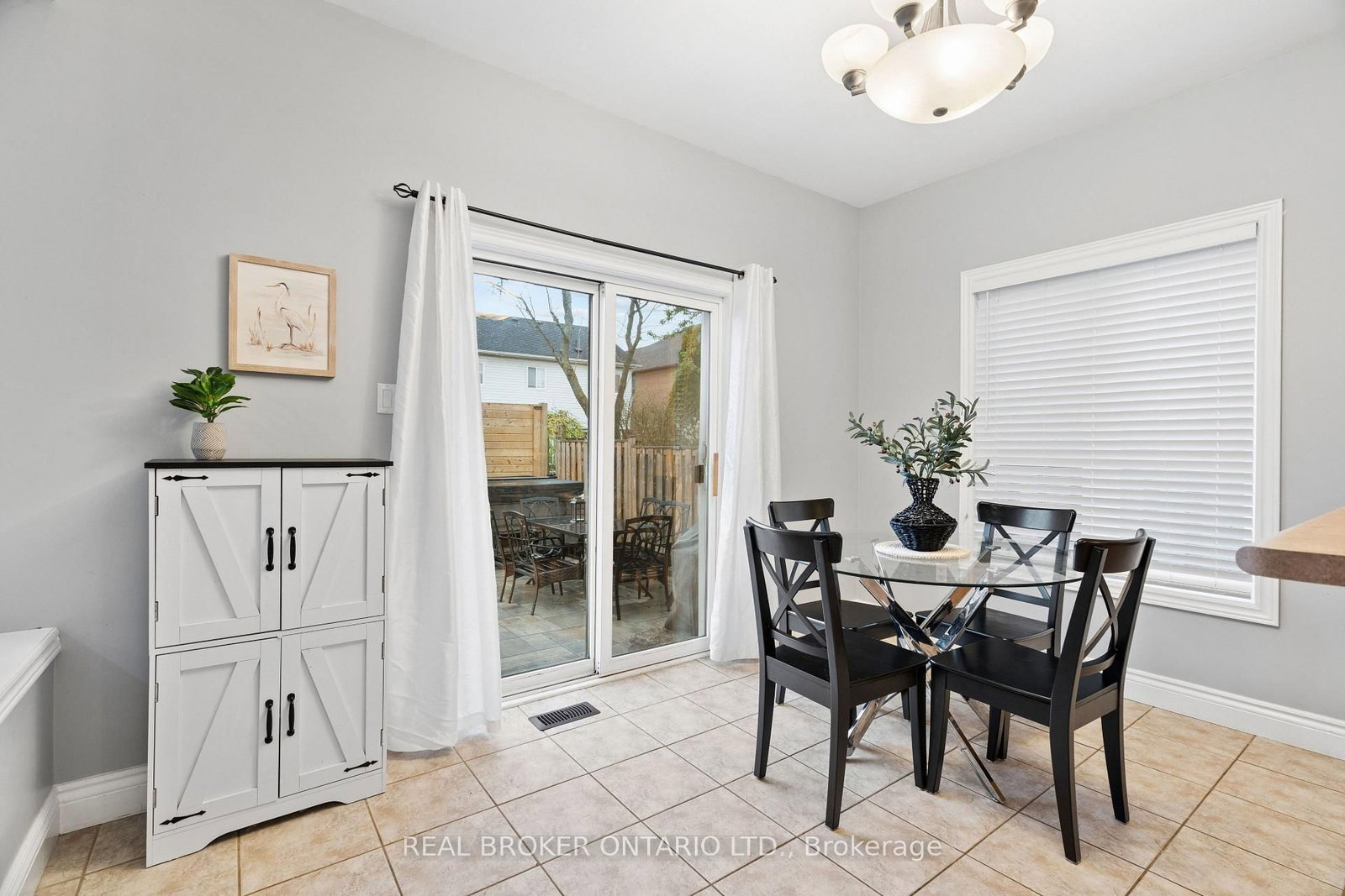 27 Spruce Boulevard • Halton Hills, ON photo 11