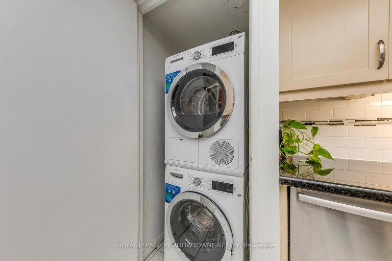 2045 Lakeshore Toronto,ON M8V 2Z6 — Photo 8