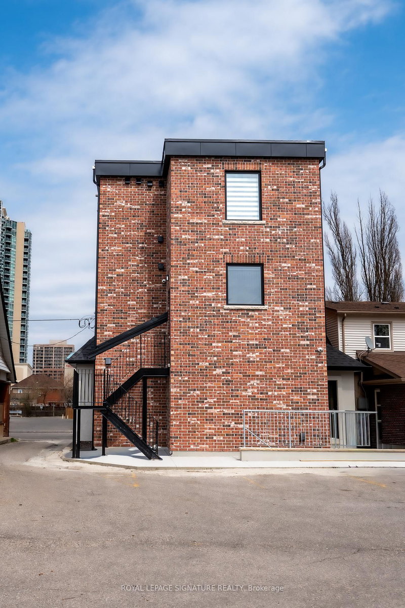 #3 - 5 Mill Street N