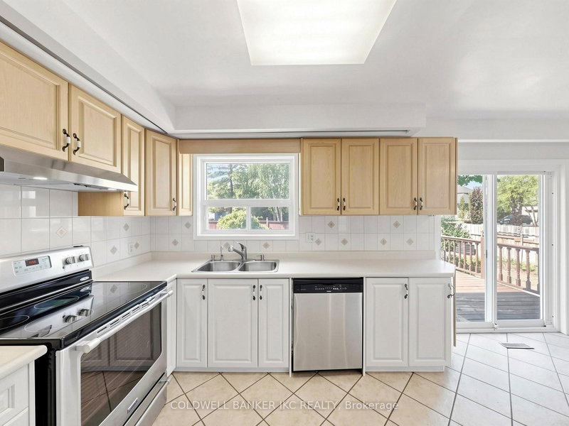 2220 Springfield Mississauga,ON L5K 1V2 — Photo 10