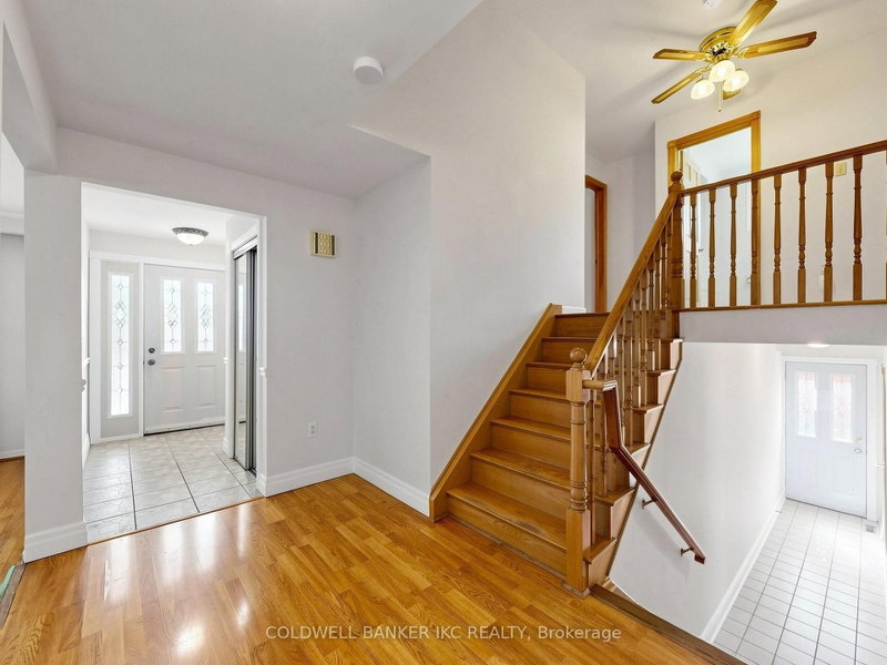 2220 Springfield Mississauga,ON L5K 1V2 — Photo 12