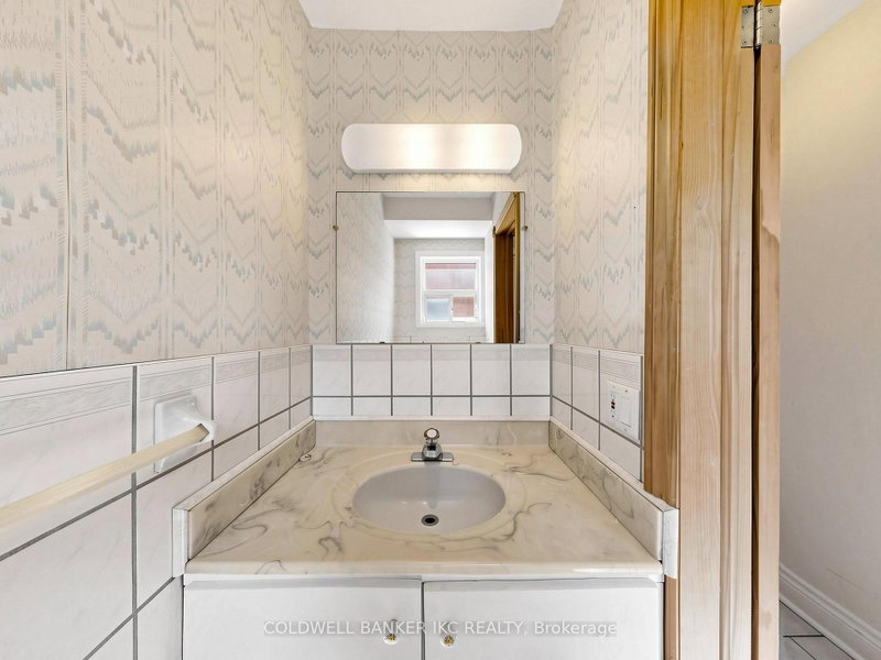 2220 Springfield Mississauga,ON L5K 1V2 — Photo 21