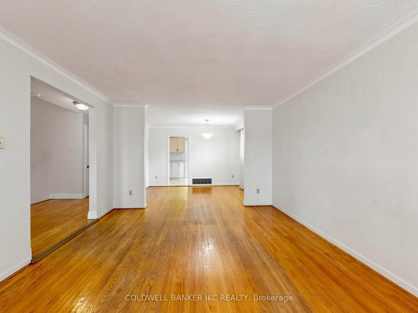 2220 Springfield Mississauga,ON L5K 1V2 — Photo 7