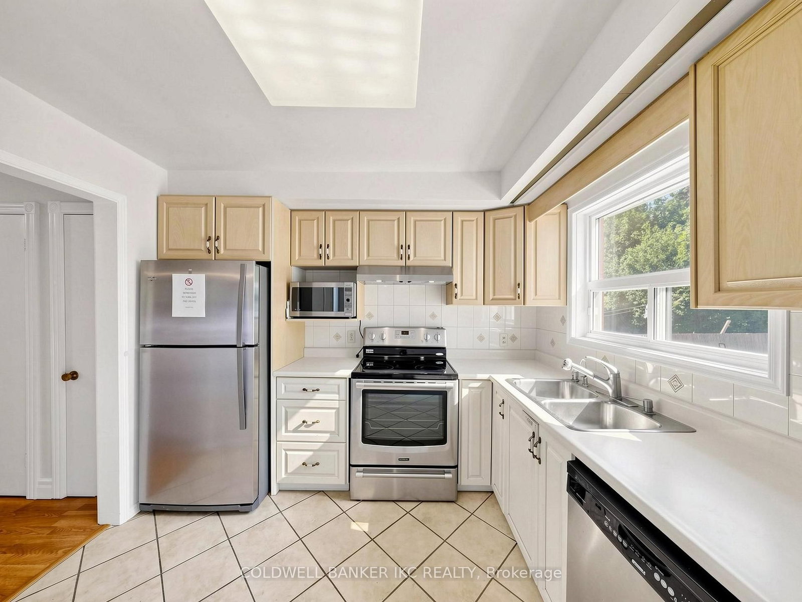 2220 Springfield Mississauga,ON L5K 1V2 — Photo 9