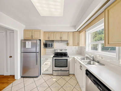2220 Springfield Mississauga,ON L5K 1V2 — Photo 9