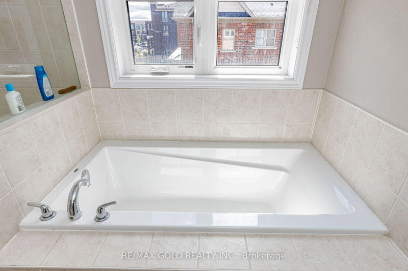 3 Dale Meadows Brampton,ON L7A 4Z9 — Photo 31