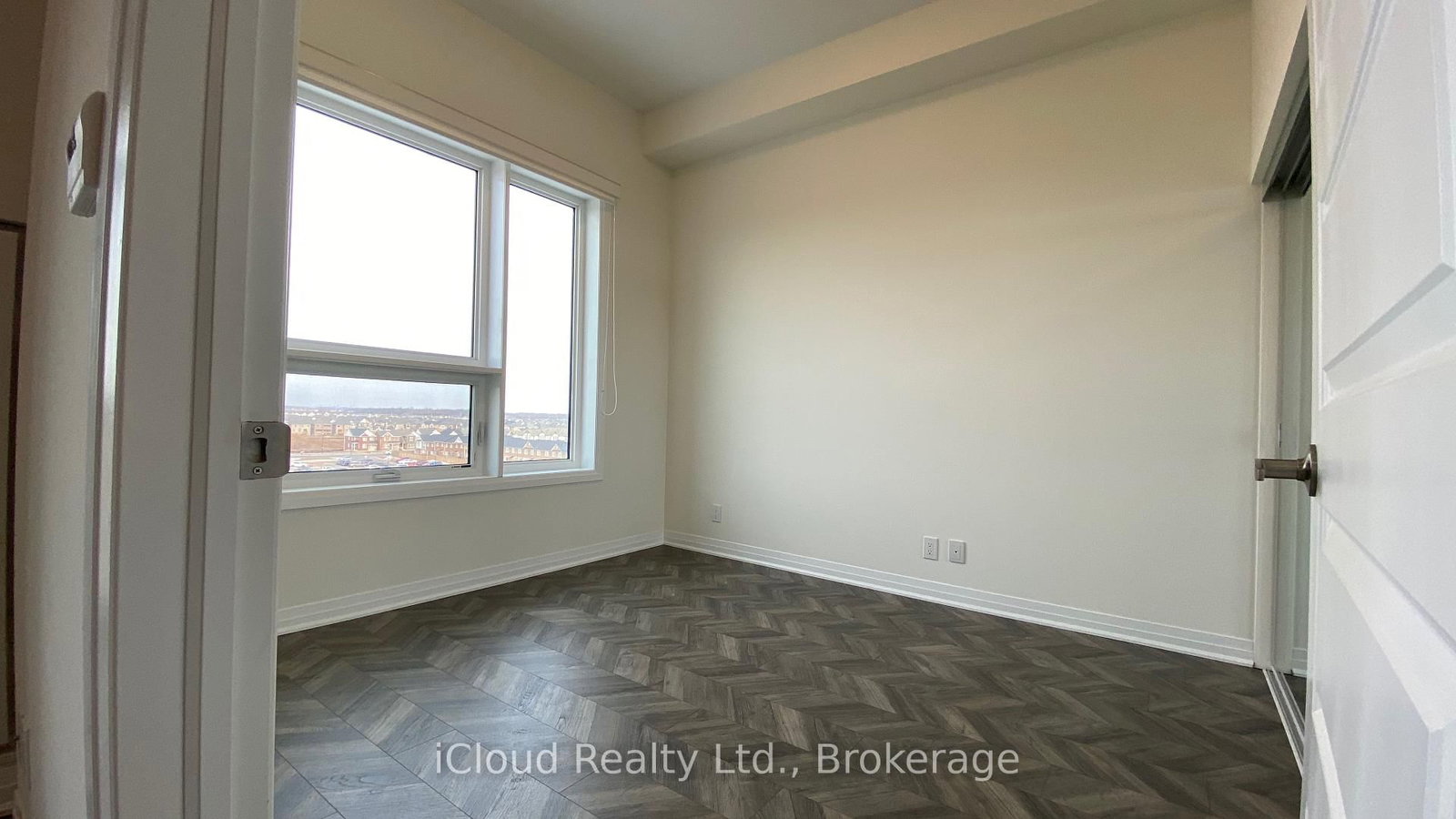 625-1105 Leger Way, Milton, view 15