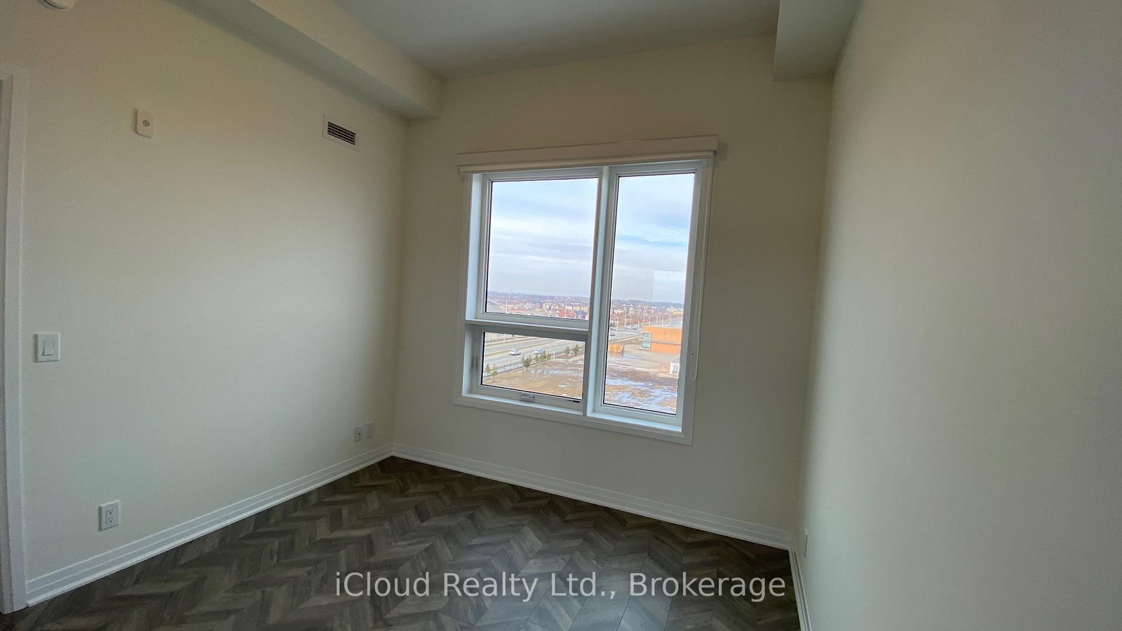 625-1105 Leger Way, Milton, view 17