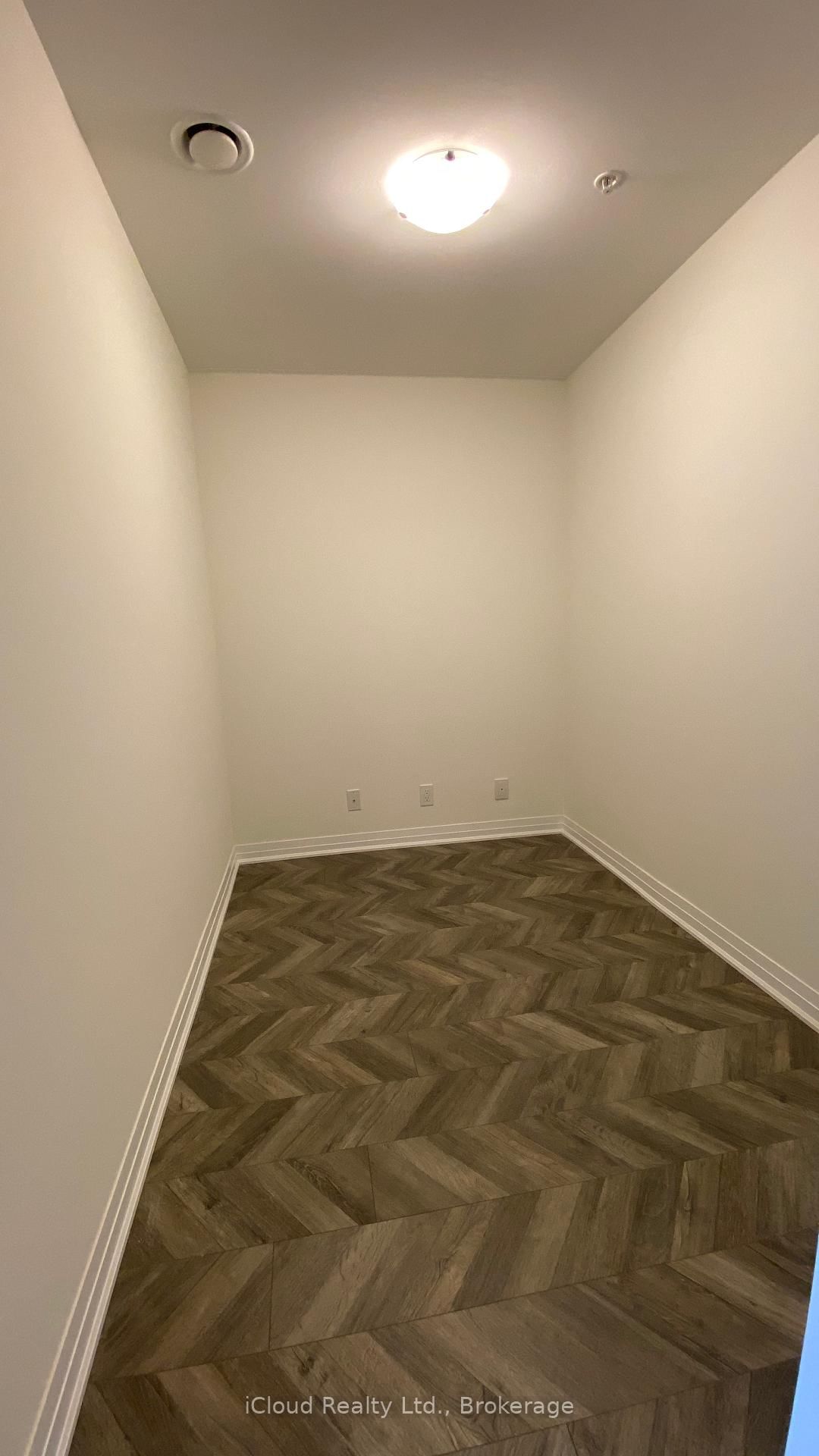625-1105 Leger Way, Milton, view 19