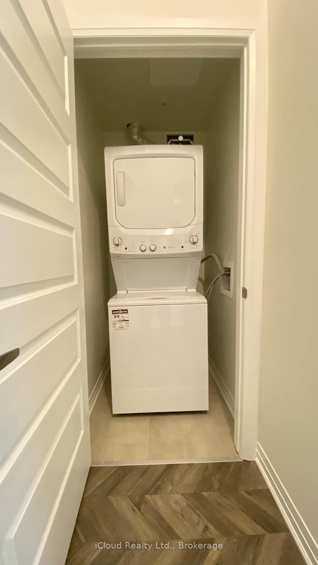 625-1105 Leger Way, Milton, view 21
