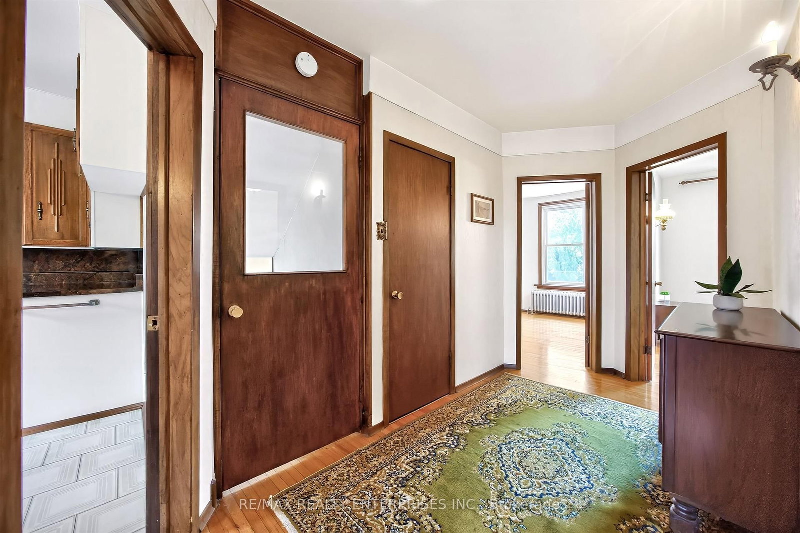 162 Mavety Street • Toronto, ON photo 22