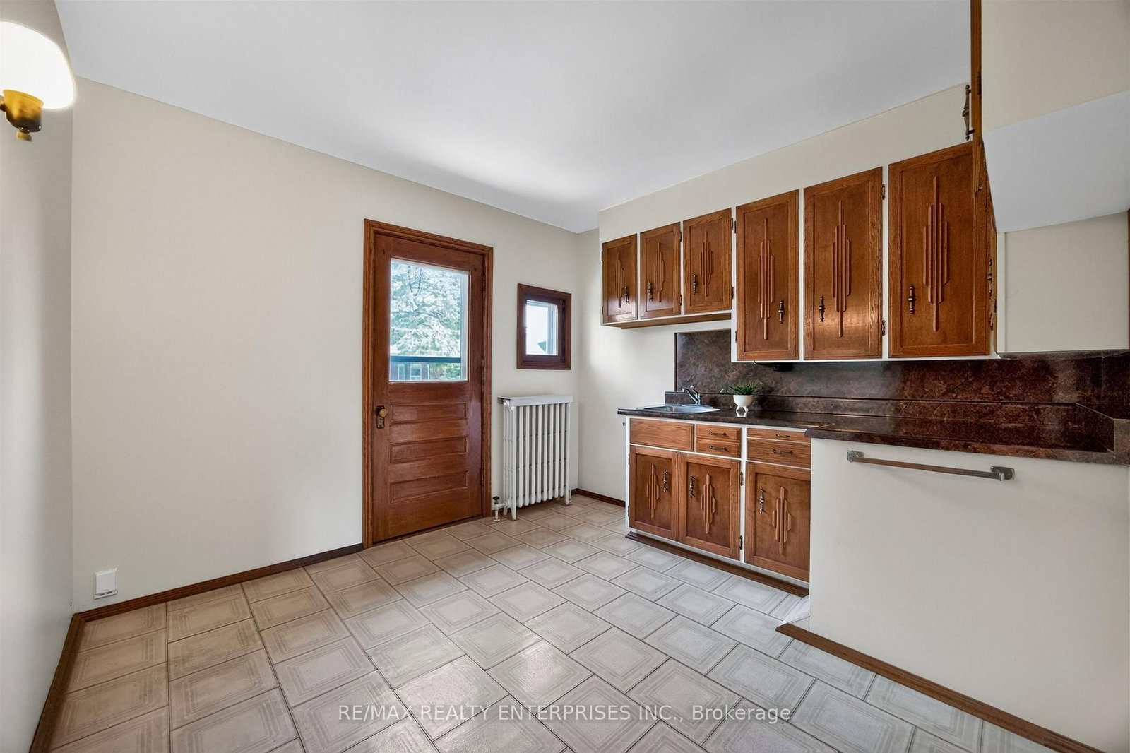 162 Mavety Street • Toronto, ON photo 25