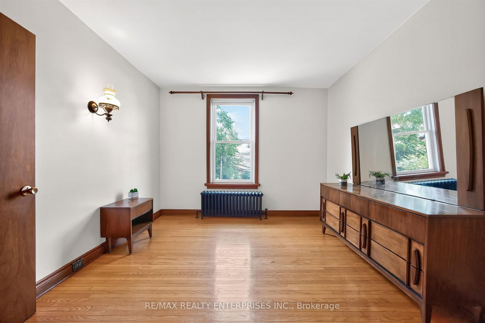 162 Mavety Street • Toronto, ON photo 29