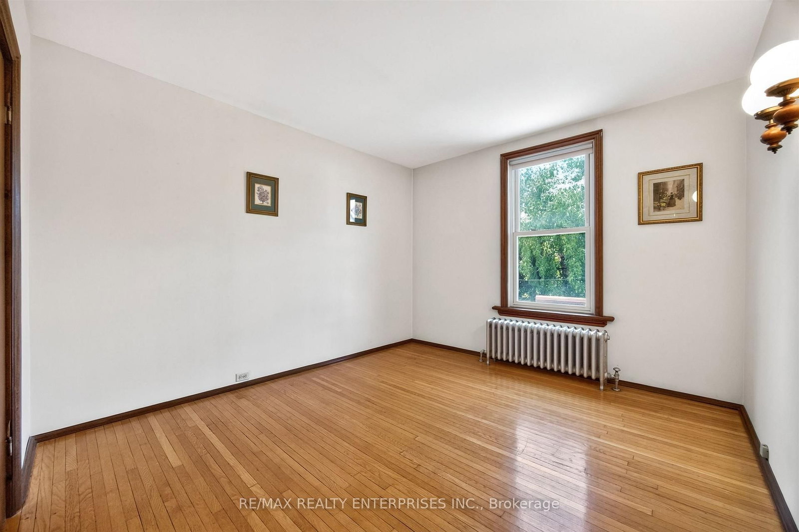 162 Mavety Street • Toronto, ON photo 31