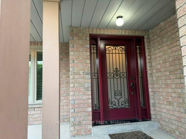 Upper - 24 Arborview Crescent