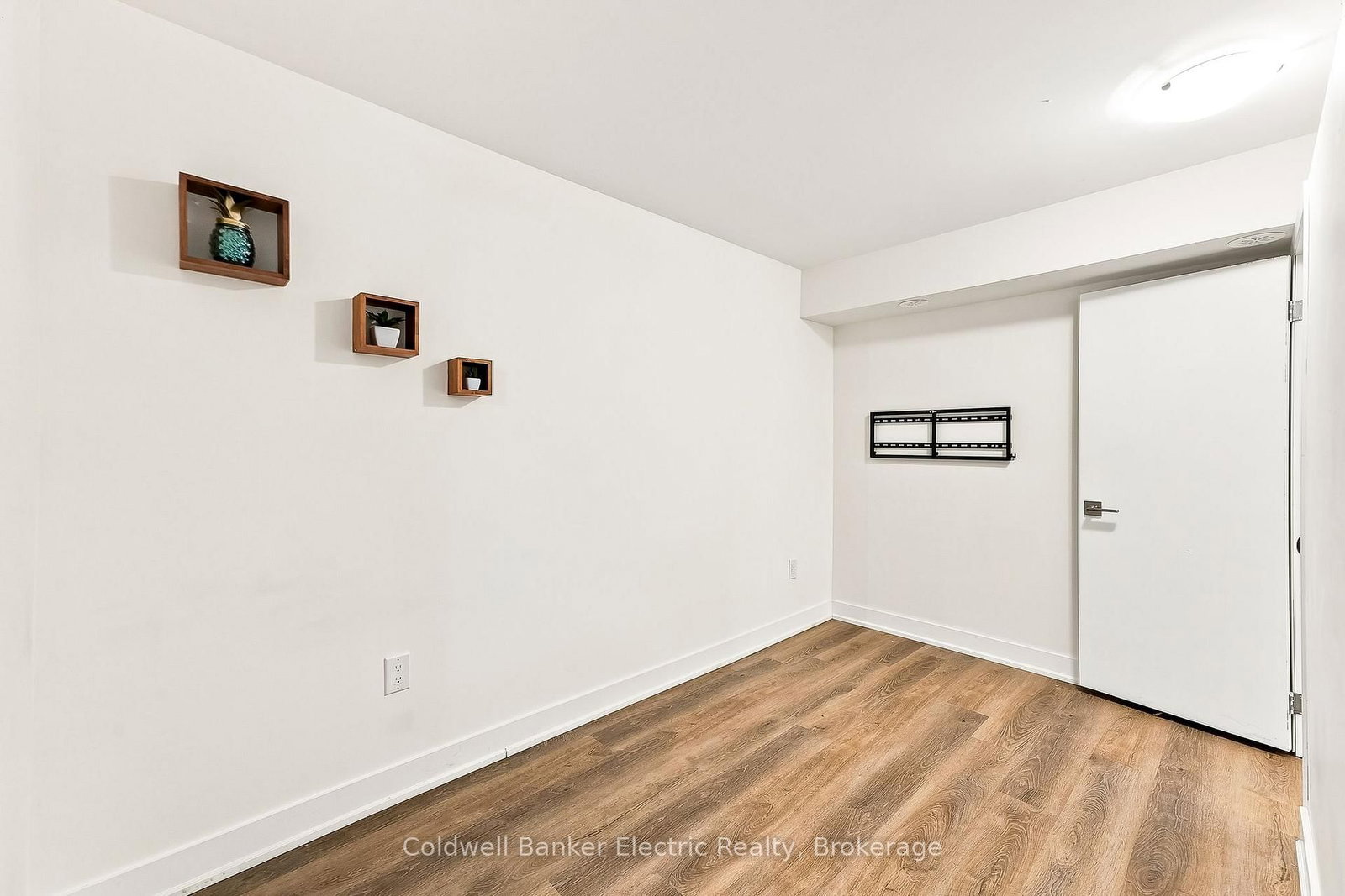 42 William Duncan Road • Toronto, ON photo 37