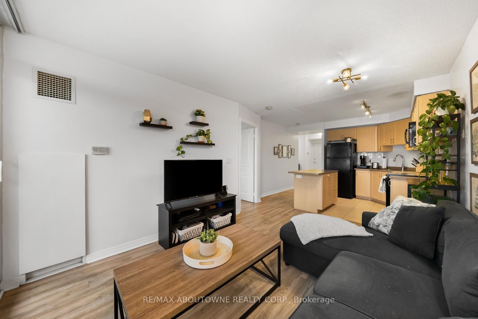1940 Ironstone Drive • #808 • Burlington, ON photo 13