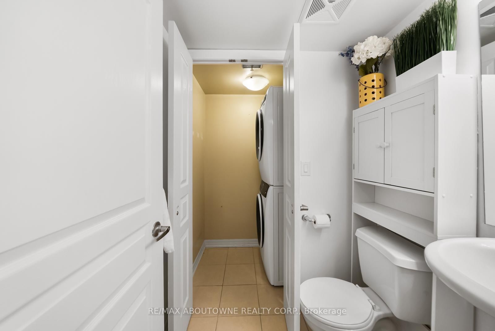 1940 Ironstone Drive • #808 • Burlington, ON photo 25
