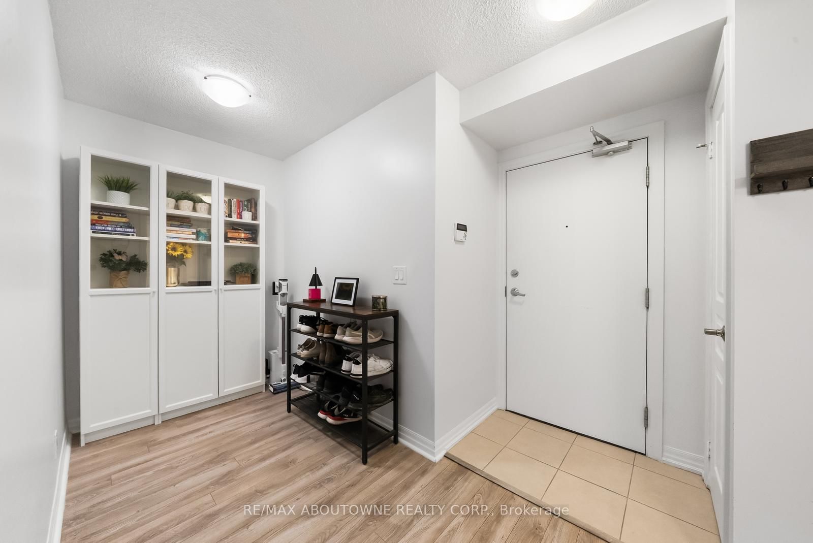 1940 Ironstone Drive • #808 • Burlington, ON photo 5