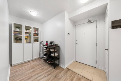 1940 Ironstone Drive • #808 • Burlington, ON photo 5