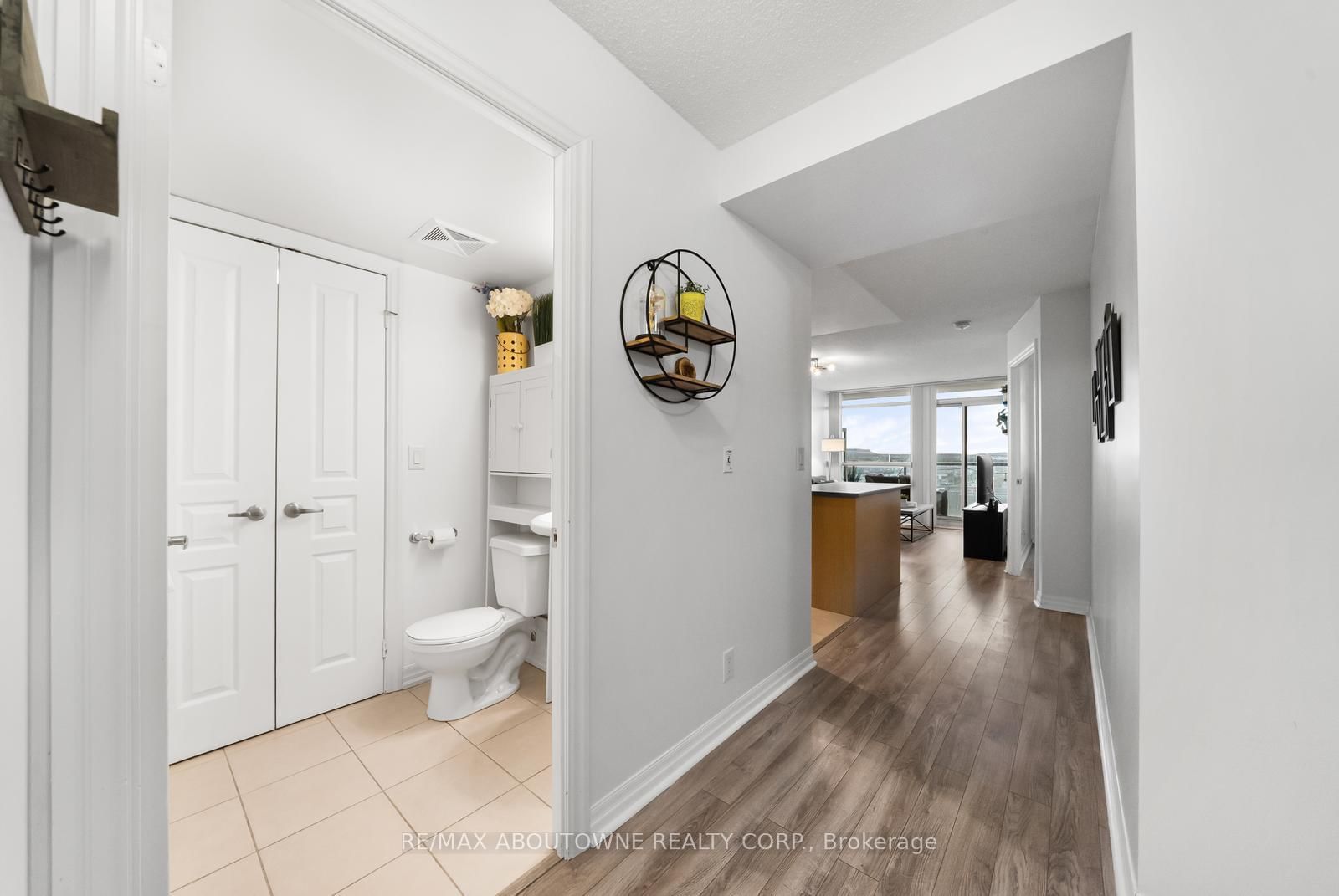 1940 Ironstone Drive • #808 • Burlington, ON photo 7