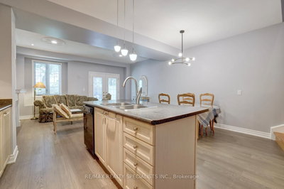 2401 5 Mississauga,ON L5K 1V9 — Photo 11