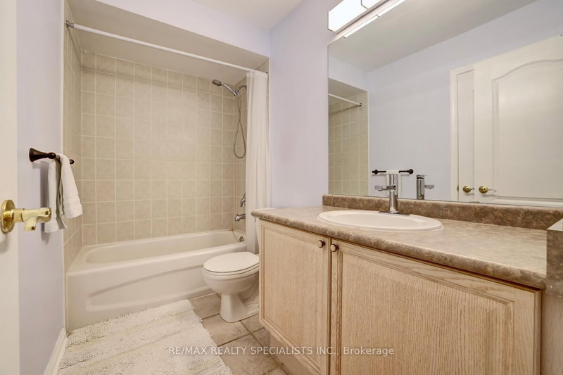 2401 5 Mississauga,ON L5K 1V9 — Photo 24