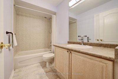 2401 5 Mississauga,ON L5K 1V9 — Photo 24