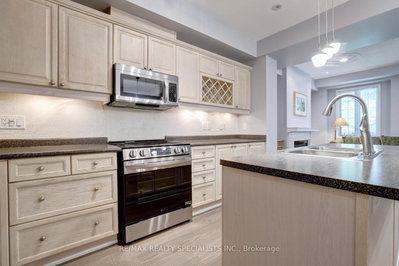 2401 Fifth Line W • #8 • Mississauga, ON photo 9