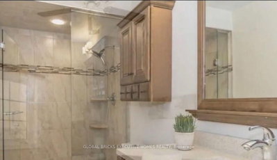 5847 Summerside Mississauga,ON L5M 6J5 — Photo 17