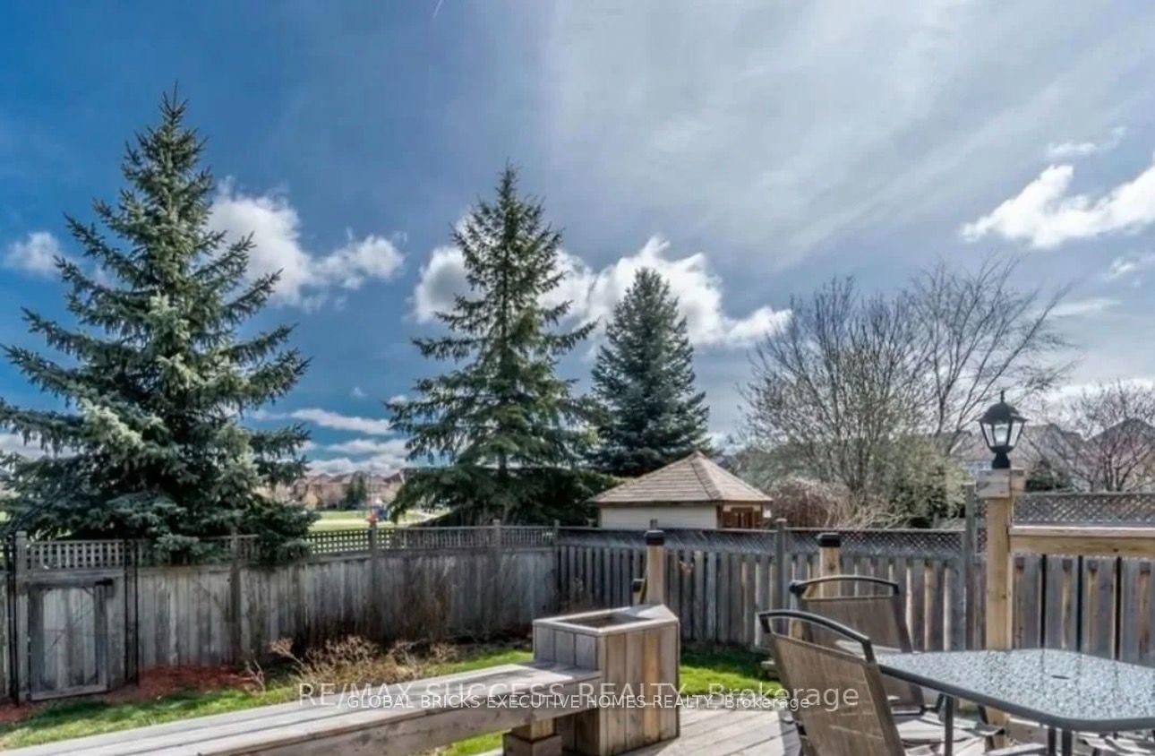 5847 Summerside Drive • Mississauga, ON photo 18