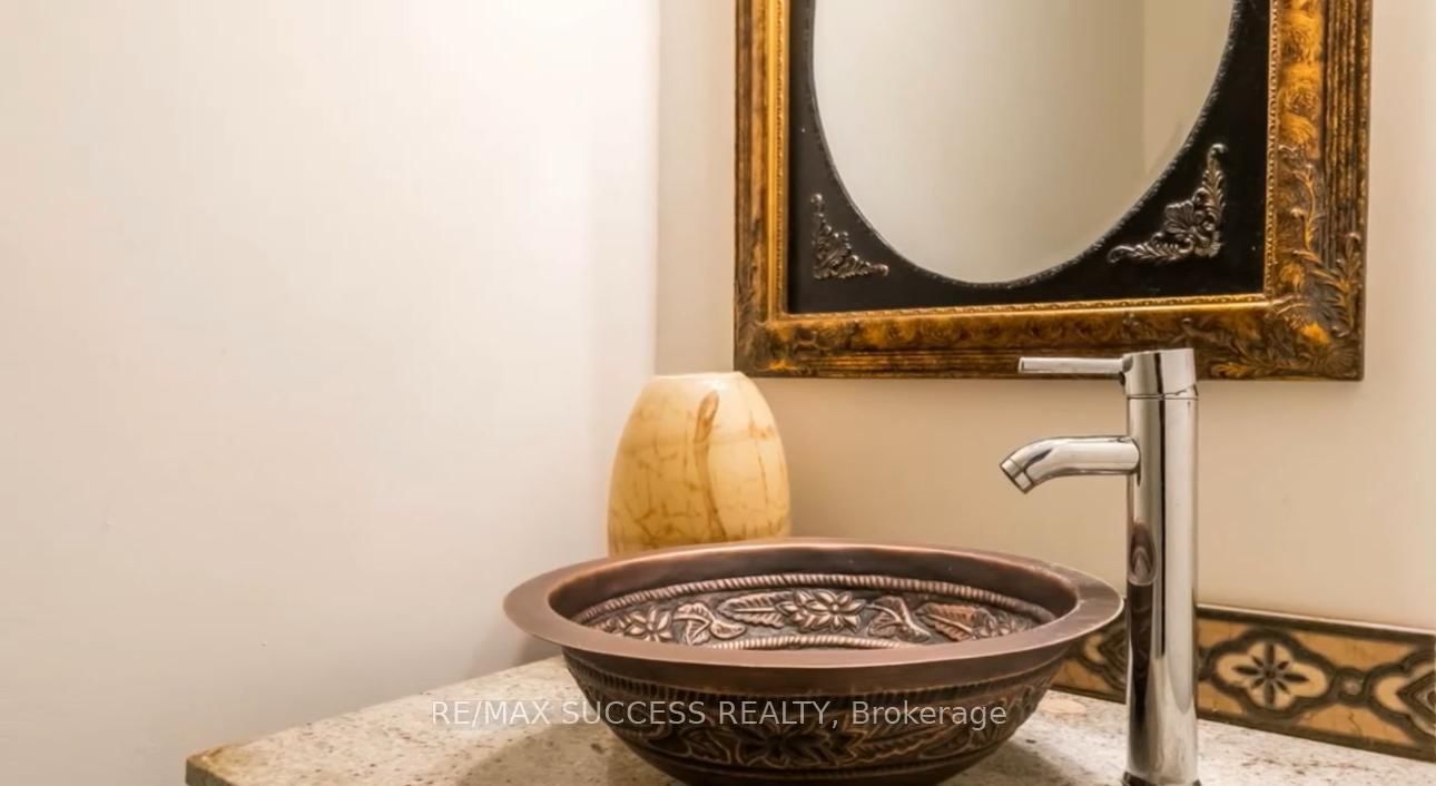 5847 Summerside Mississauga,ON L5M 6J5 — Photo 19