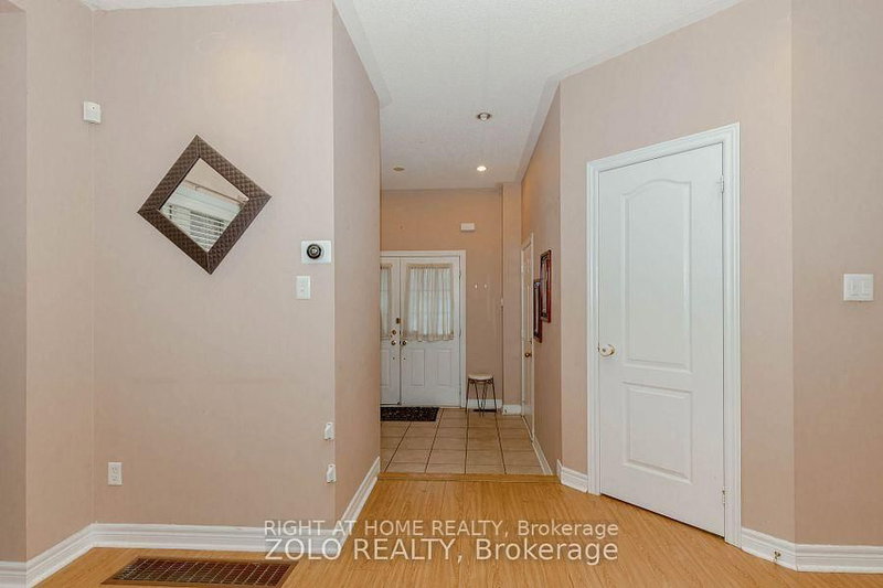 30 Tatra Brampton,ON L6Y 0K6 — Photo 6