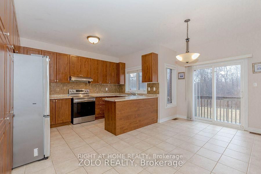 30 Tatra Crescent • Brampton, ON photo 8