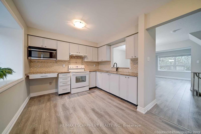 19 - 2300 Brays Lane